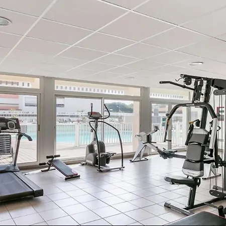 T2 4 Couchages Centre Port Du Cap D'agde , Climatisation , Piscine Appartement *