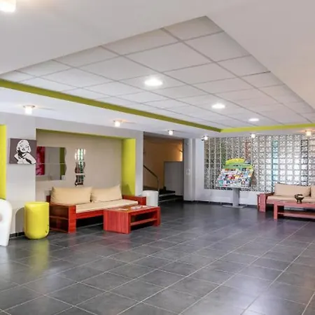 T2 4 Couchages Centre Port Du Cap D'agde , Climatisation , Piscine Appartement *
